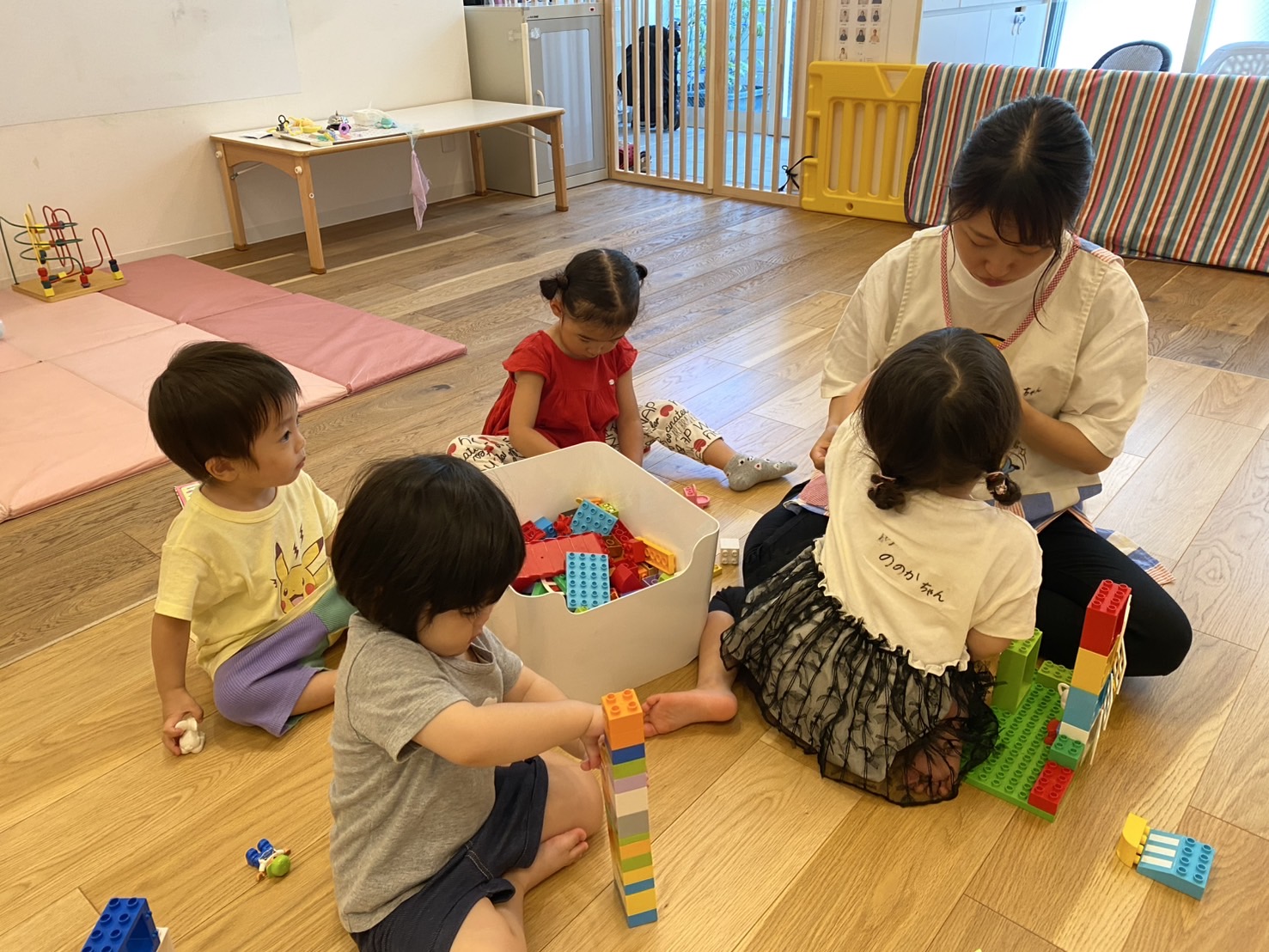 映画上映会×出張託児サービス